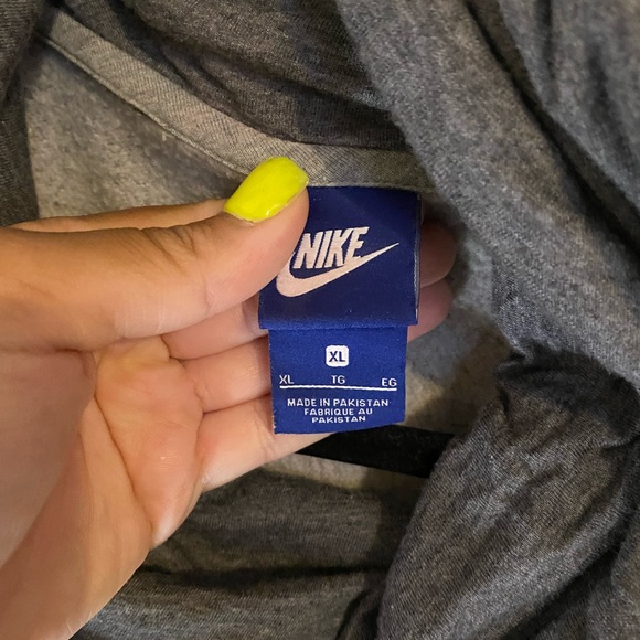 Nike gray scoop neck hoodie size XL. - Picture 2 of 2